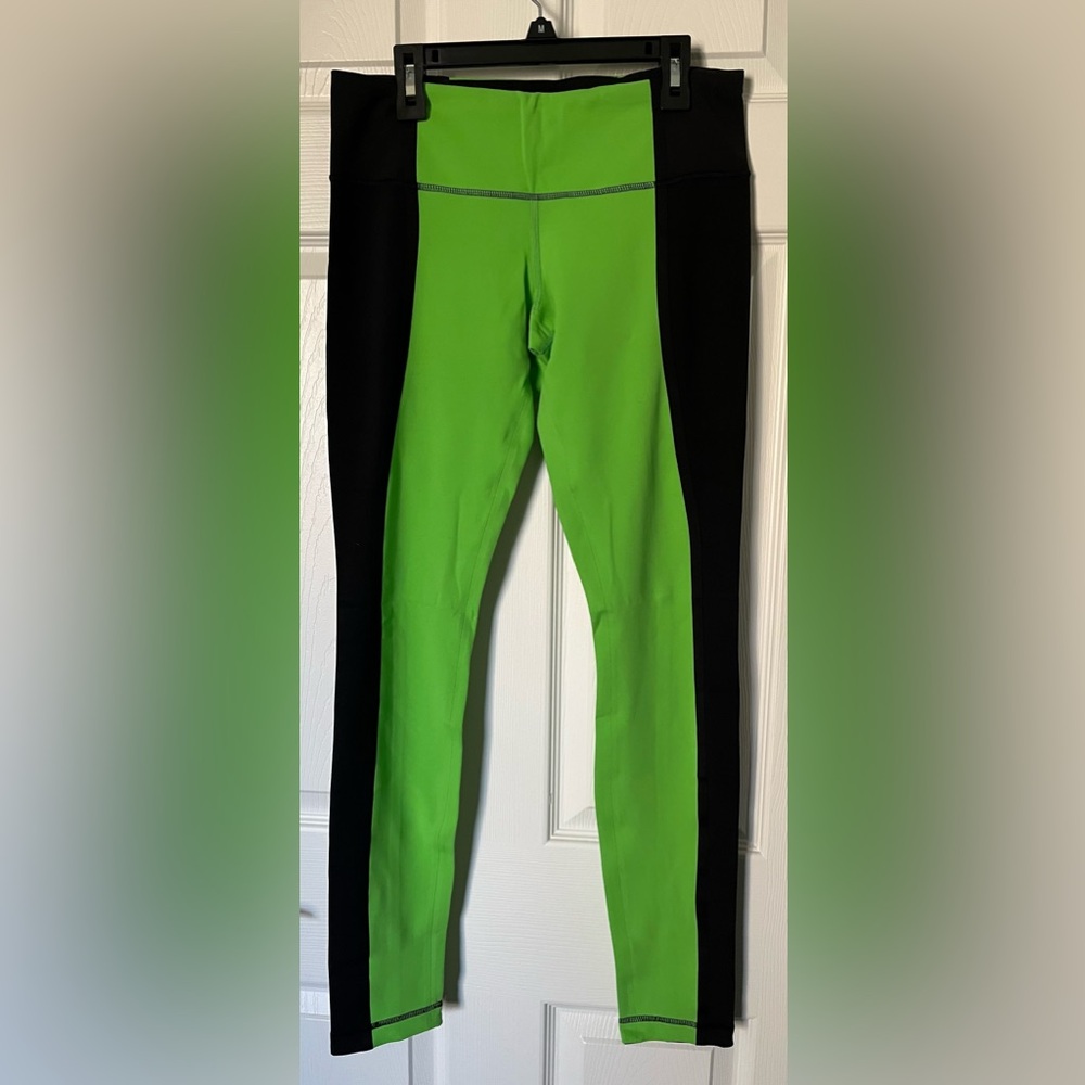 2013 Lululemon Wunder Under pant bonded stripe, green/black, size 8